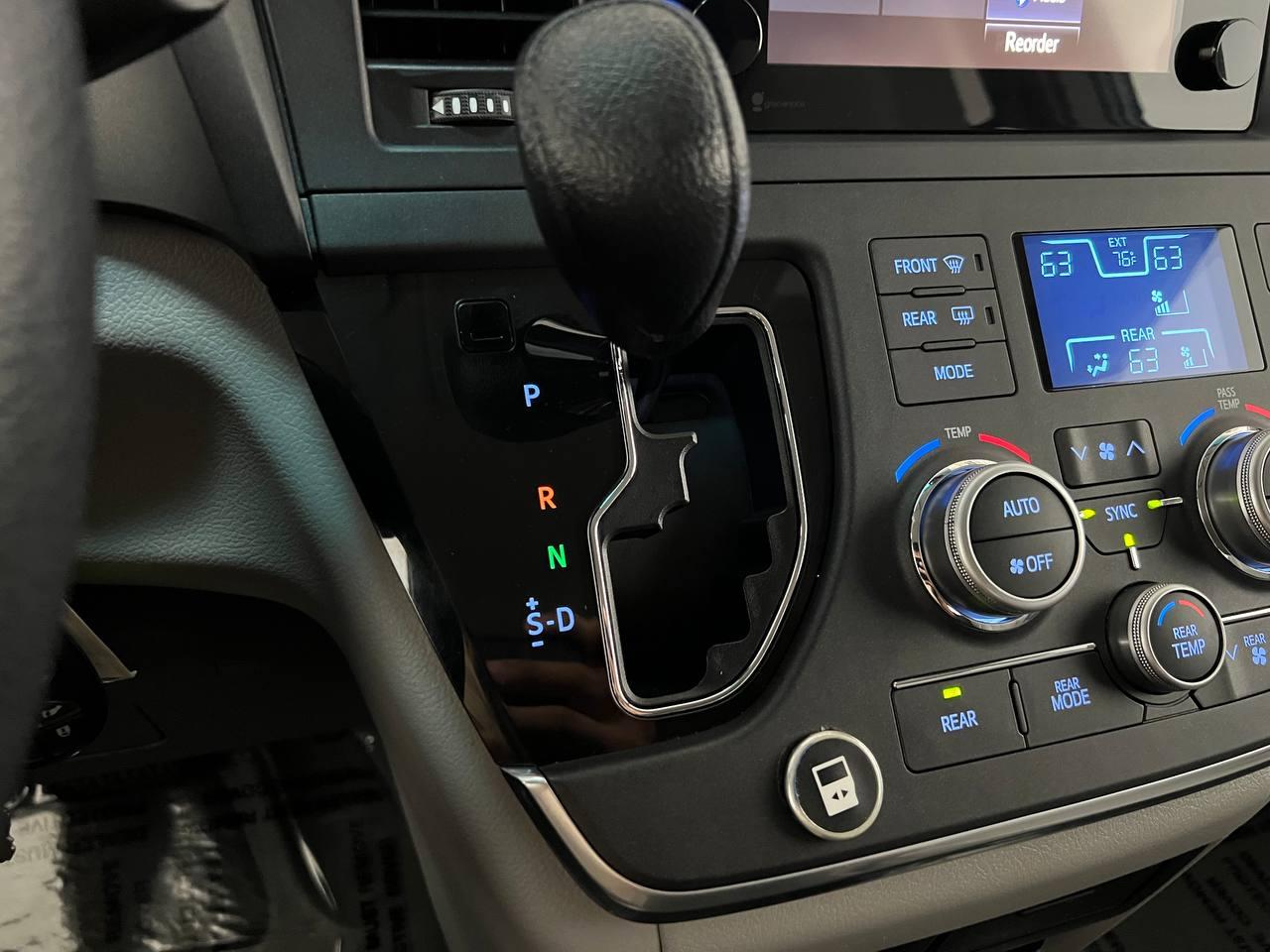 Toyota Sienna  2015