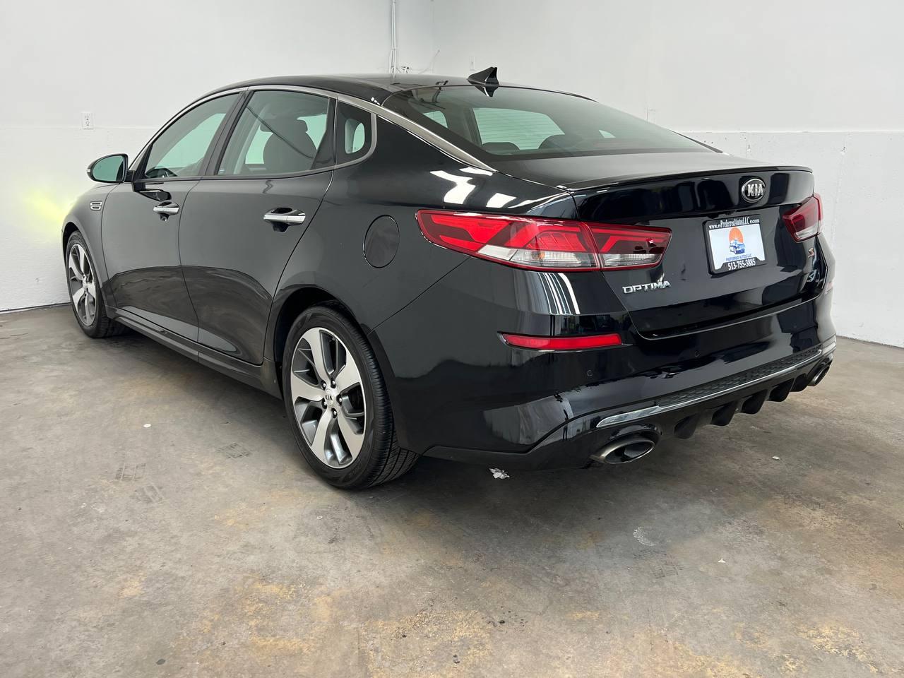 Kia Optima  2019