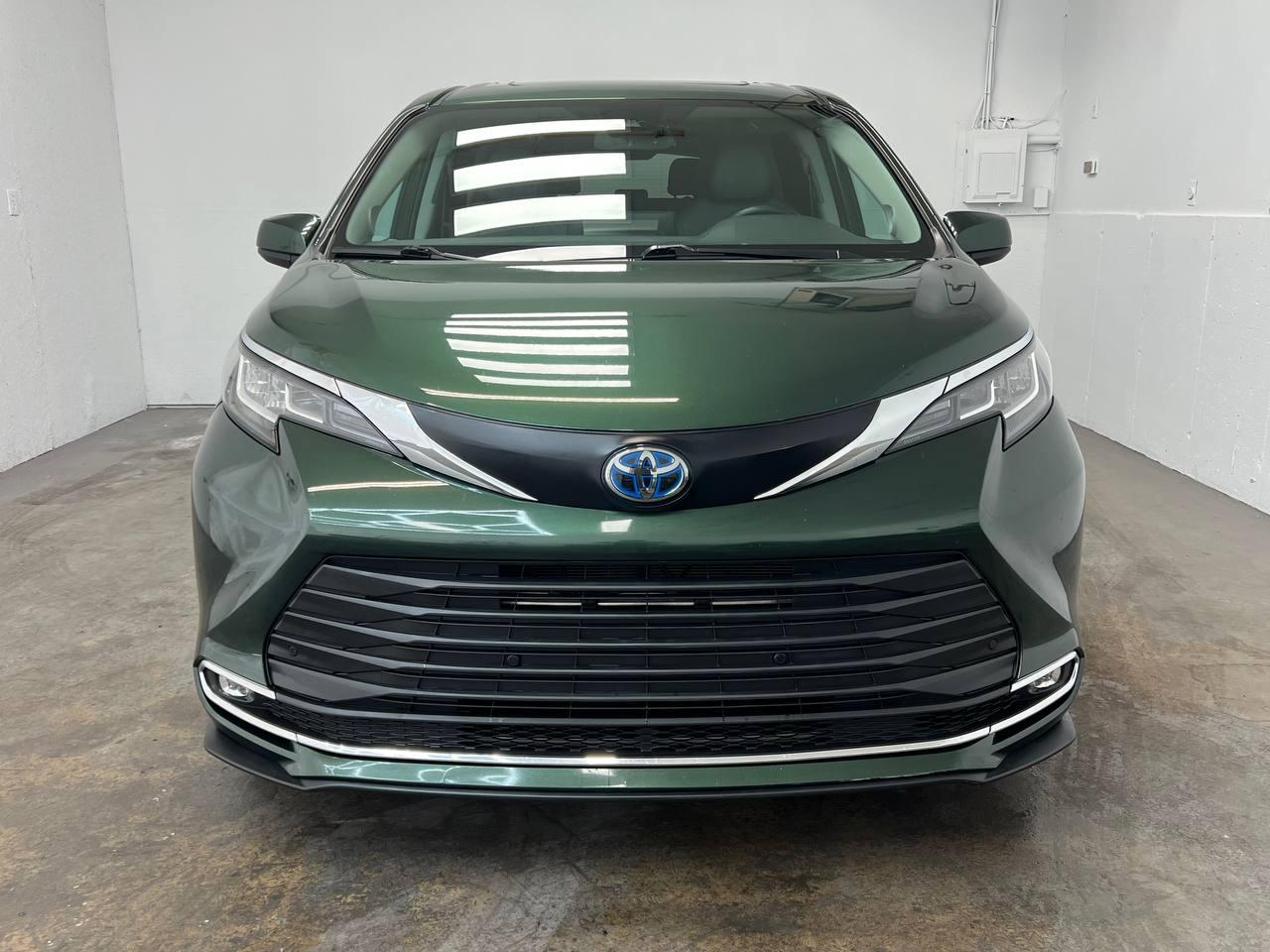 Toyota Sienna XLE AWD 2021