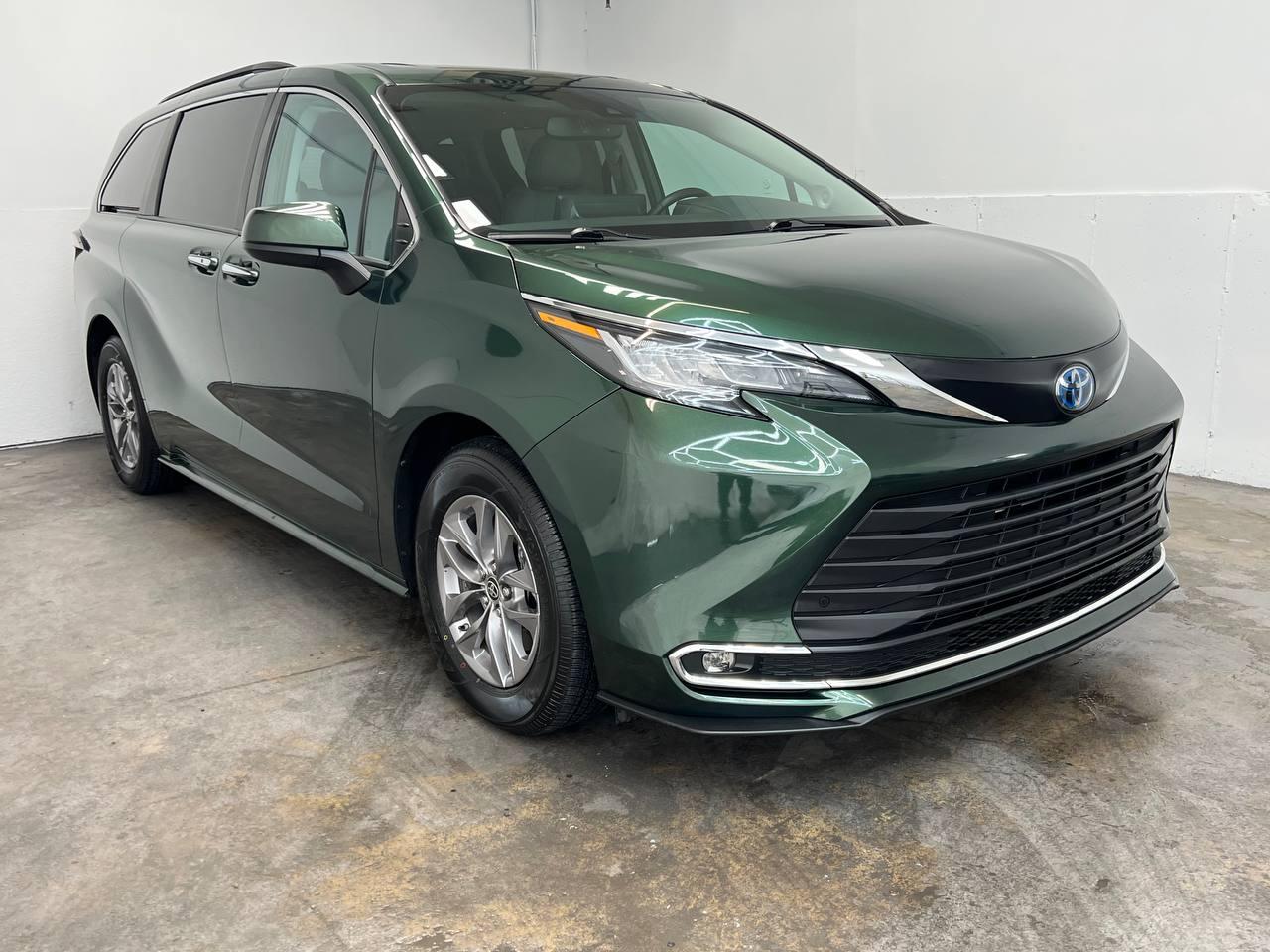 Toyota Sienna XLE AWD 2021