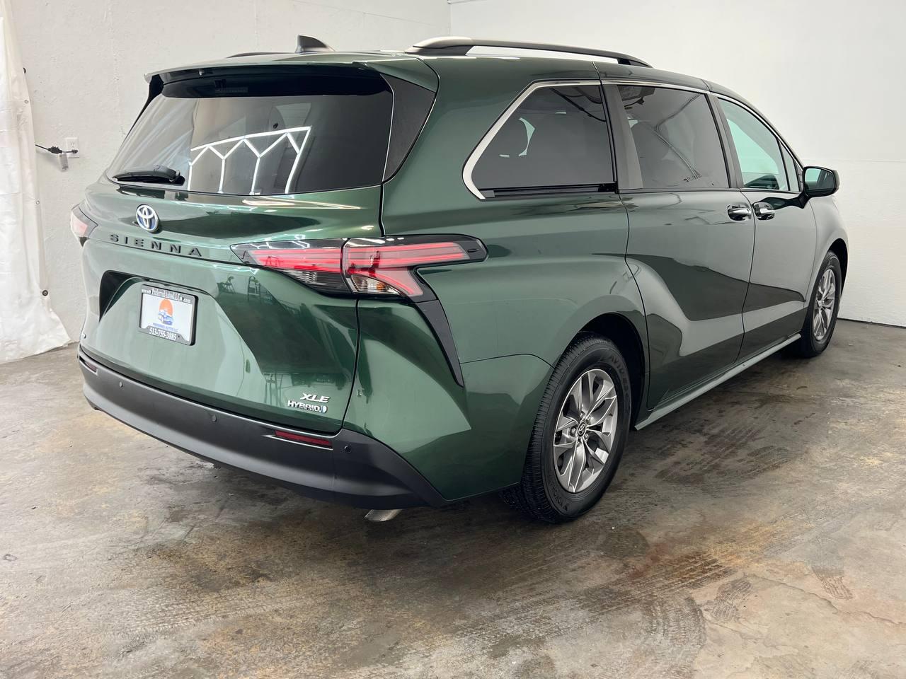 Toyota Sienna XLE AWD 2021