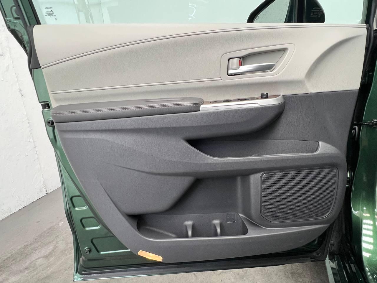 Toyota Sienna XLE AWD 2021