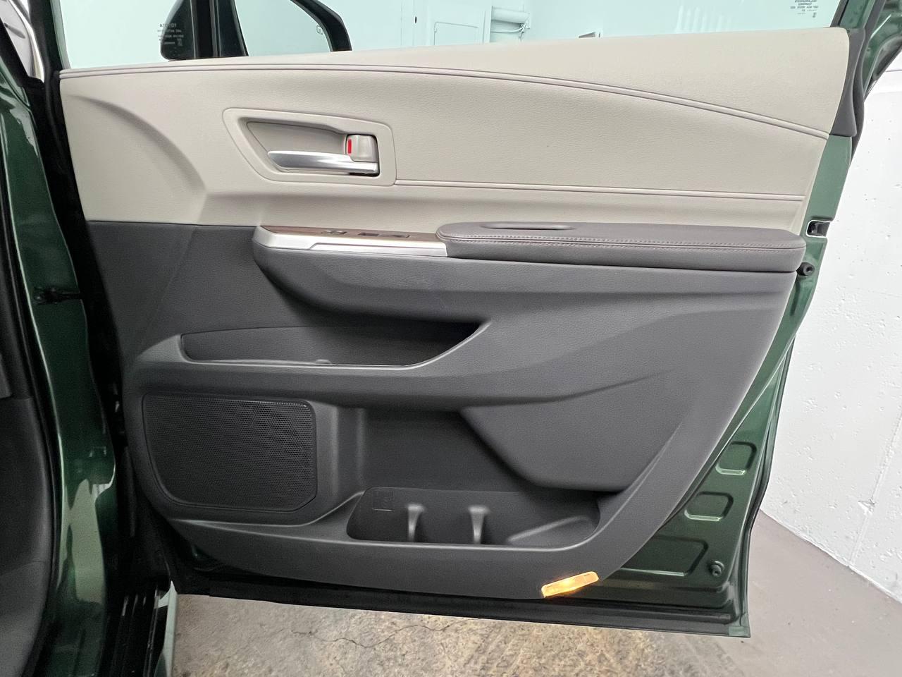 Toyota Sienna XLE AWD 2021