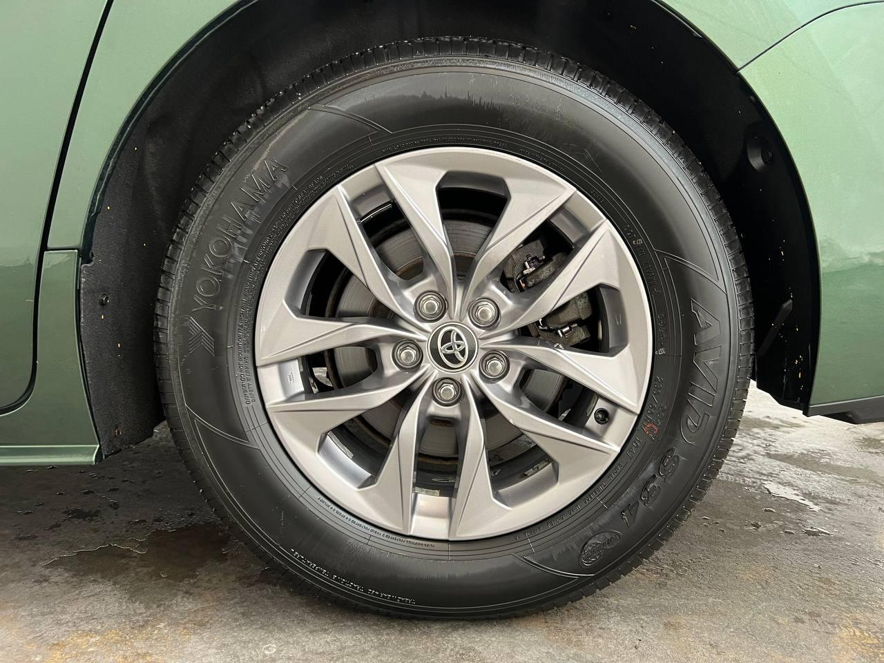 Toyota Sienna XLE AWD 2021
