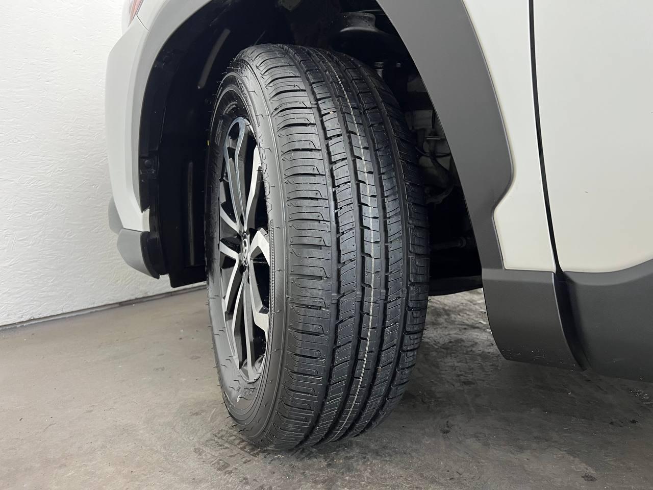 Toyota Corolla Cross  2024