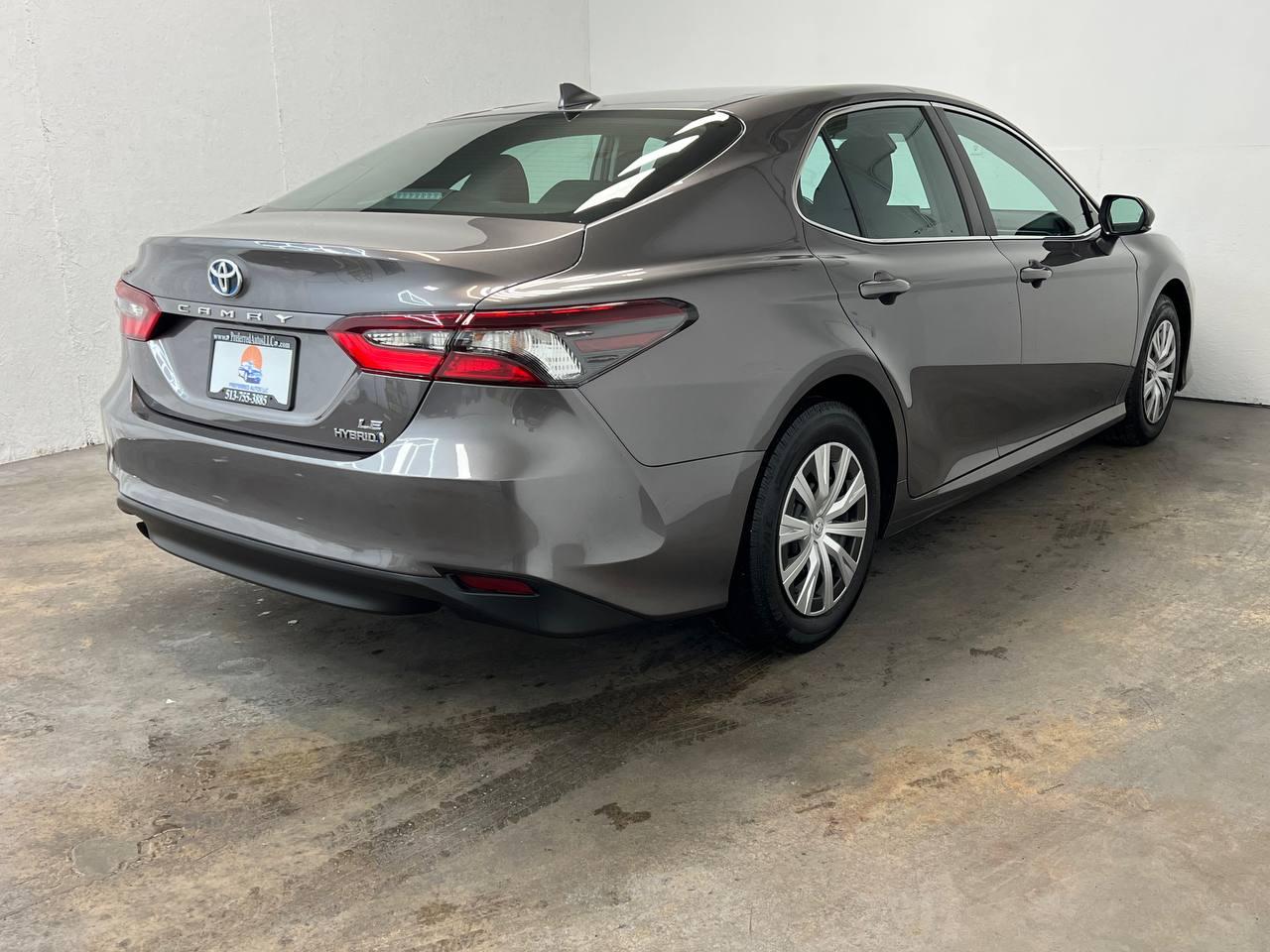 Toyota Camry Hybrid LE CVT (Natl) 2023