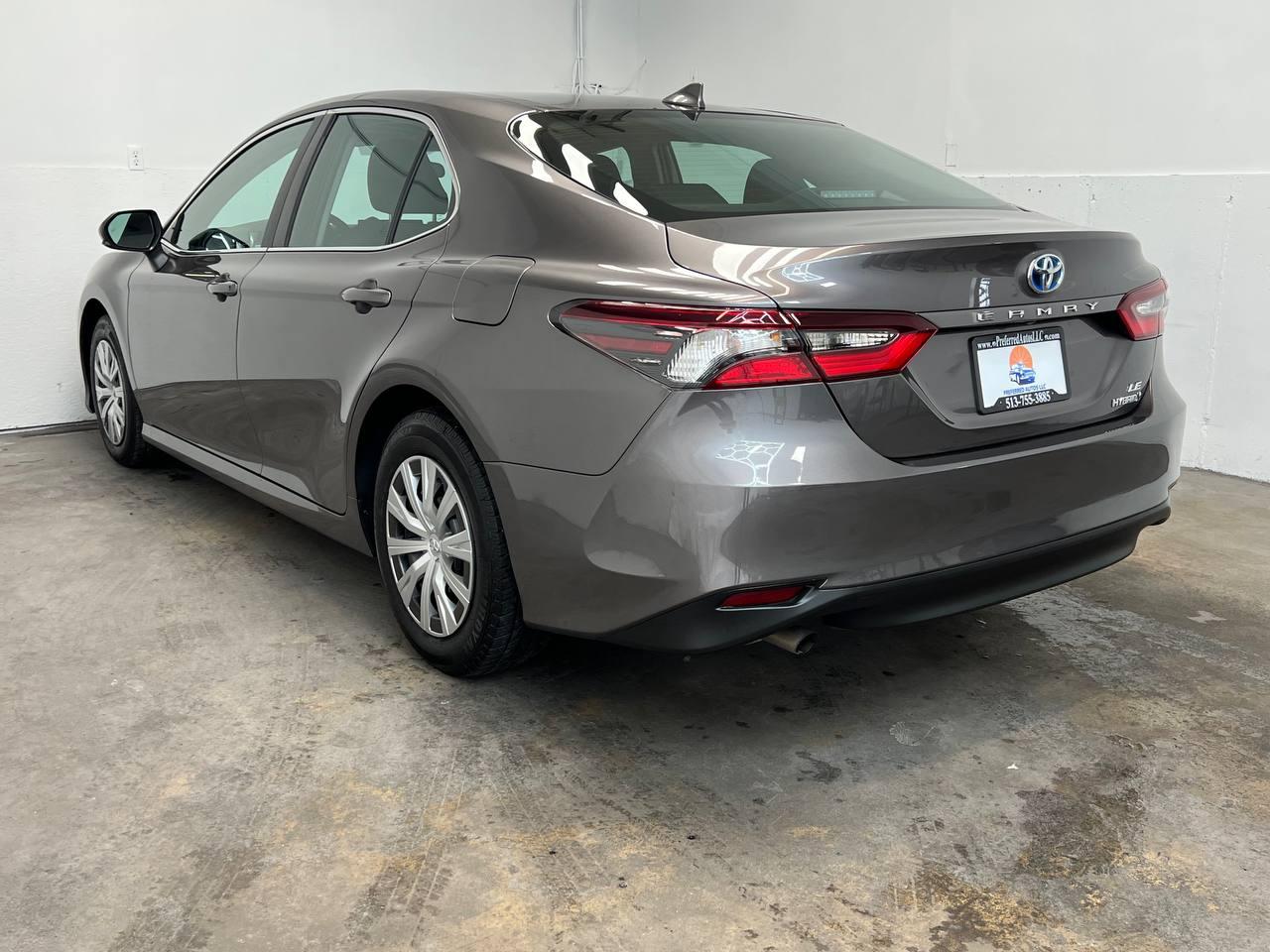 Toyota Camry Hybrid LE CVT (Natl) 2023