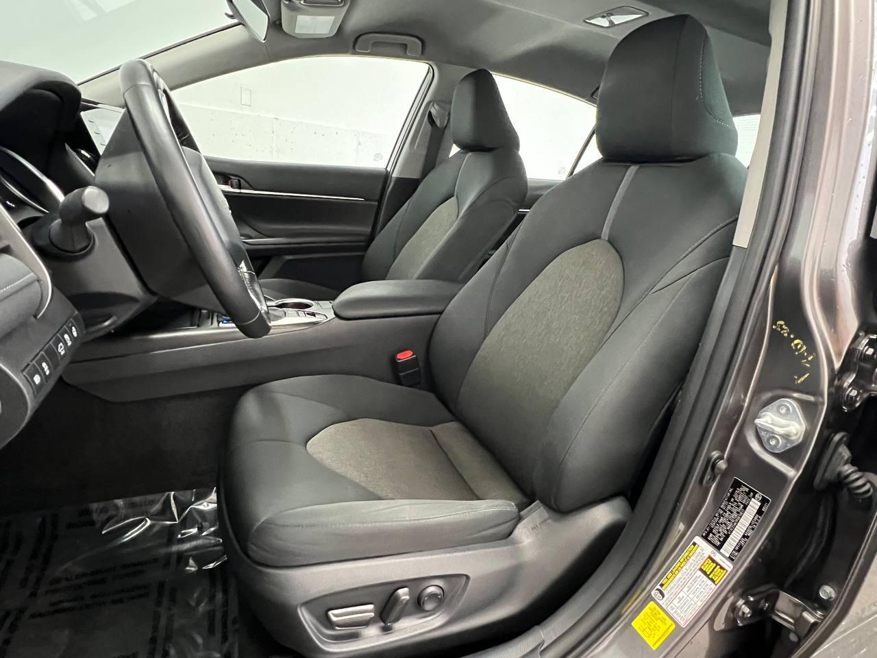 Toyota Camry Hybrid LE CVT (Natl) 2023