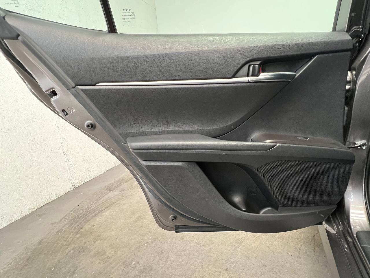 Toyota Camry Hybrid LE CVT (Natl) 2023