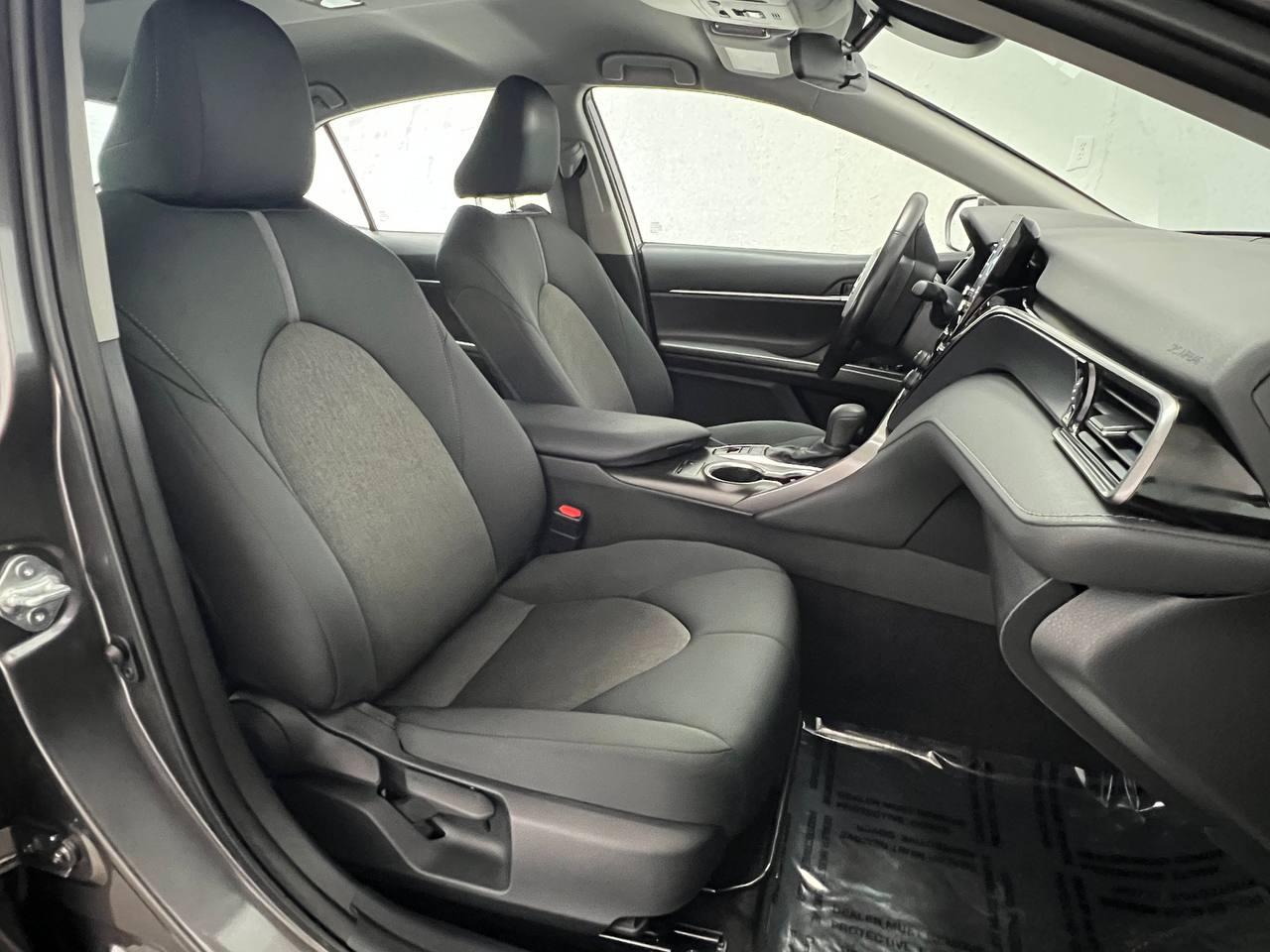 Toyota Camry Hybrid LE CVT (Natl) 2023