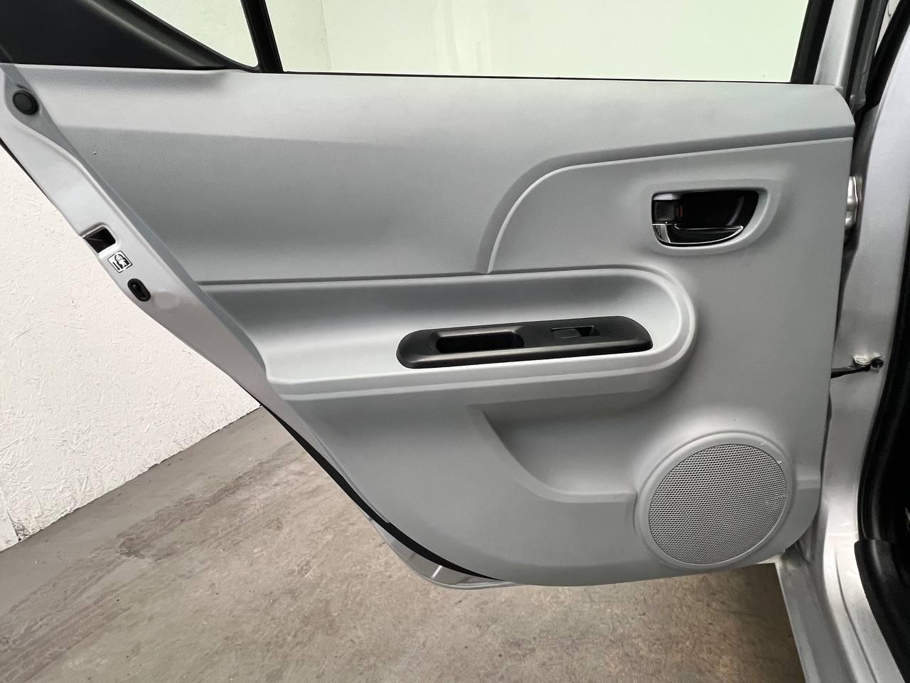 Toyota Prius c One 2013