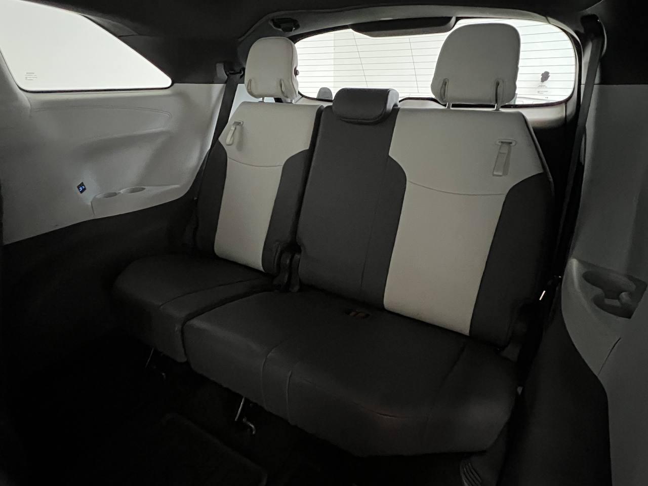 Toyota Sienna  2021