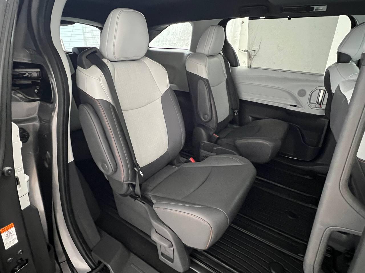 Toyota Sienna  2021