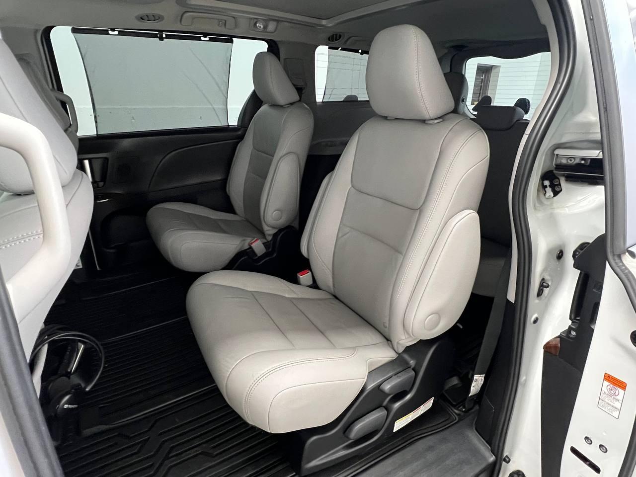Toyota Sienna Limited Premium AWD 7-Passenger (Natl) 2017