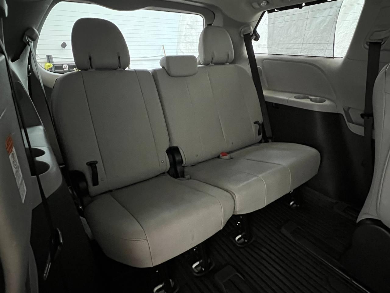Toyota Sienna Limited Premium AWD 7-Passenger (Natl) 2017