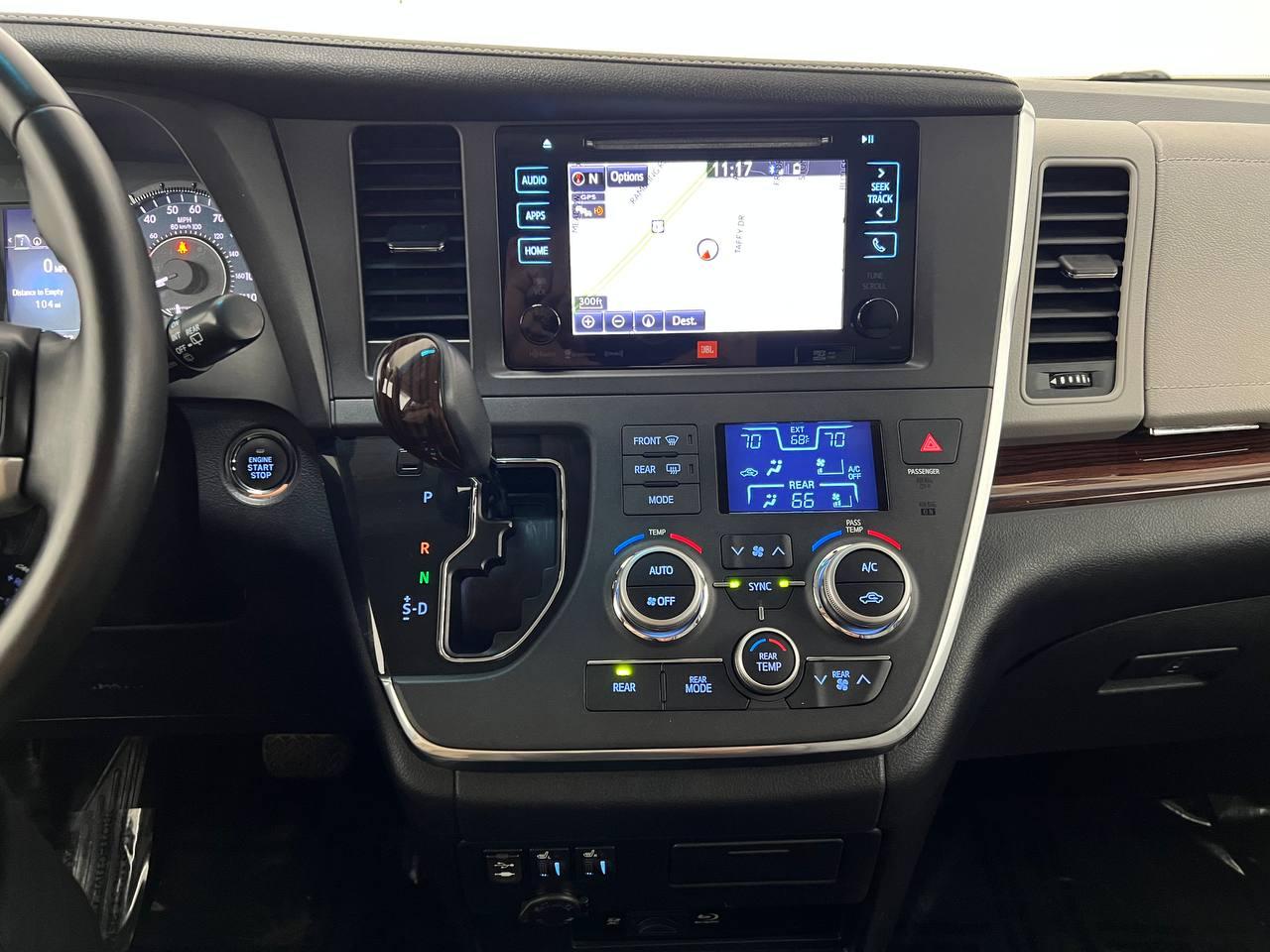 Toyota Sienna Limited Premium AWD 7-Passenger (Natl) 2017