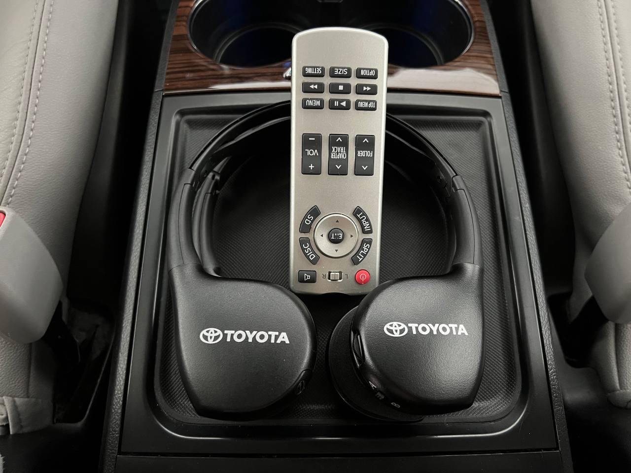 Toyota Sienna Limited Premium AWD 7-Passenger (Natl) 2017