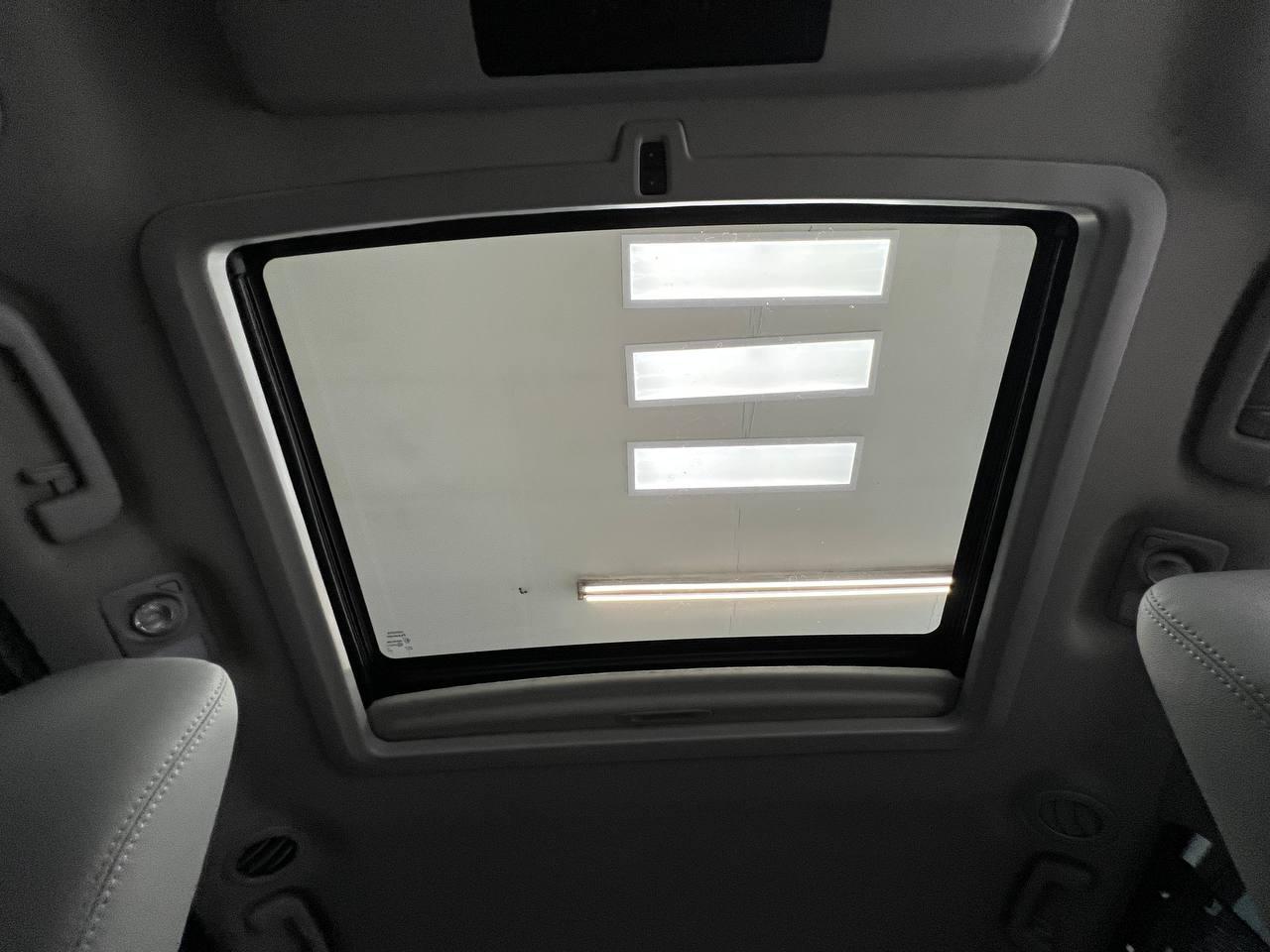 Toyota Sienna Limited Premium AWD 7-Passenger (Natl) 2017