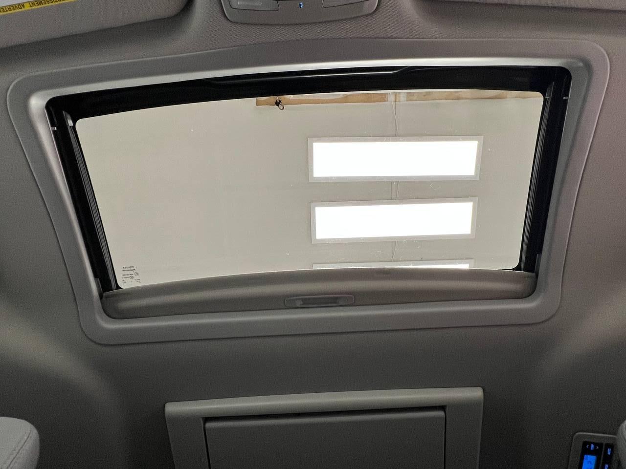 Toyota Sienna Limited Premium AWD 7-Passenger (Natl) 2017