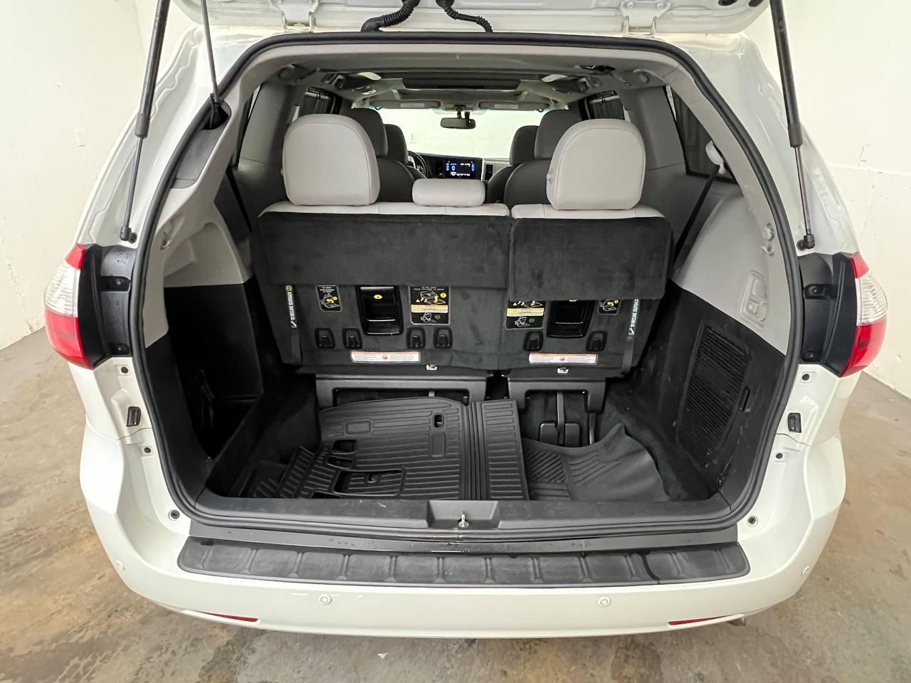 Toyota Sienna Limited Premium AWD 7-Passenger (Natl) 2017