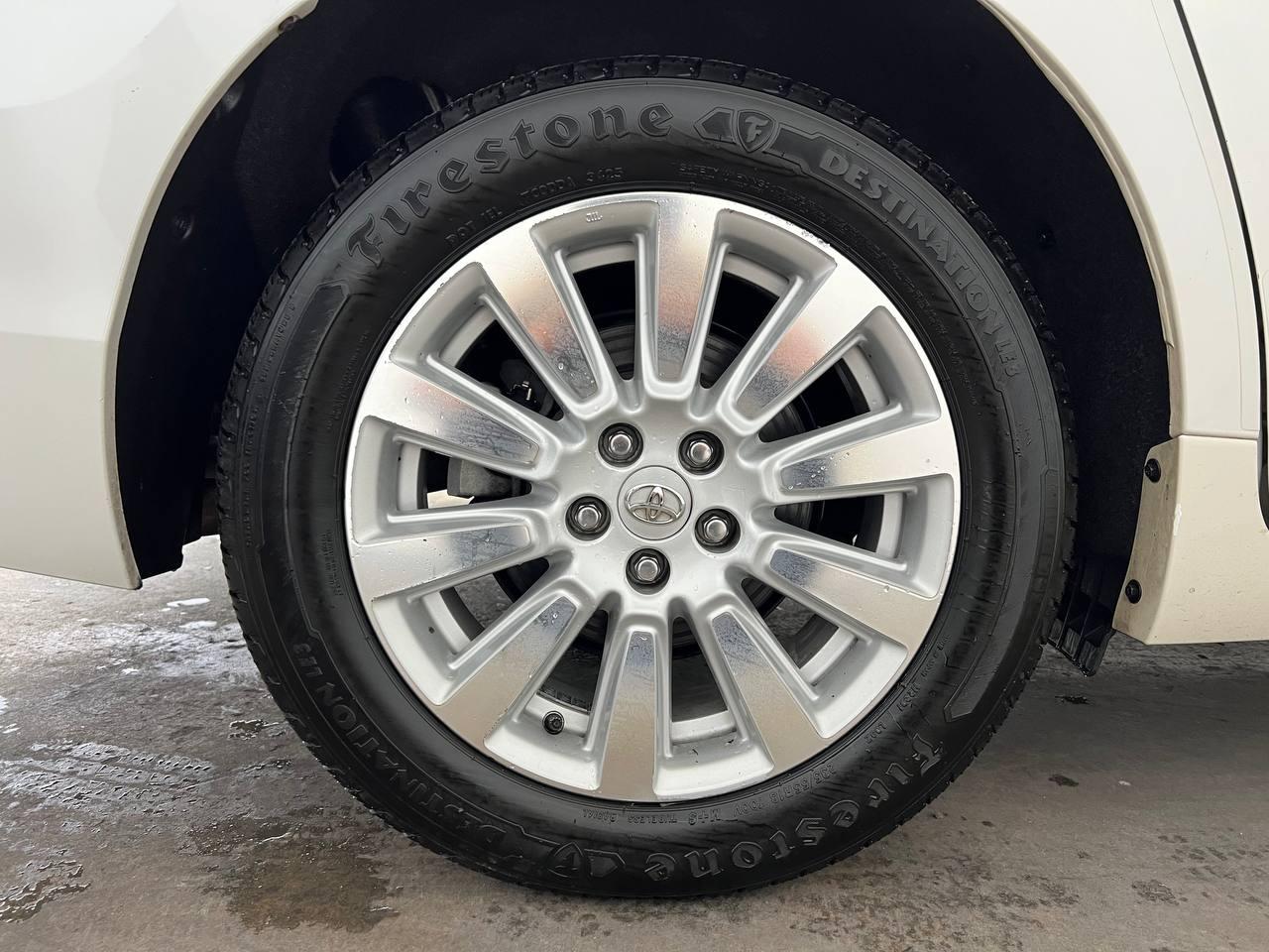 Toyota Sienna Limited Premium AWD 7-Passenger (Natl) 2017
