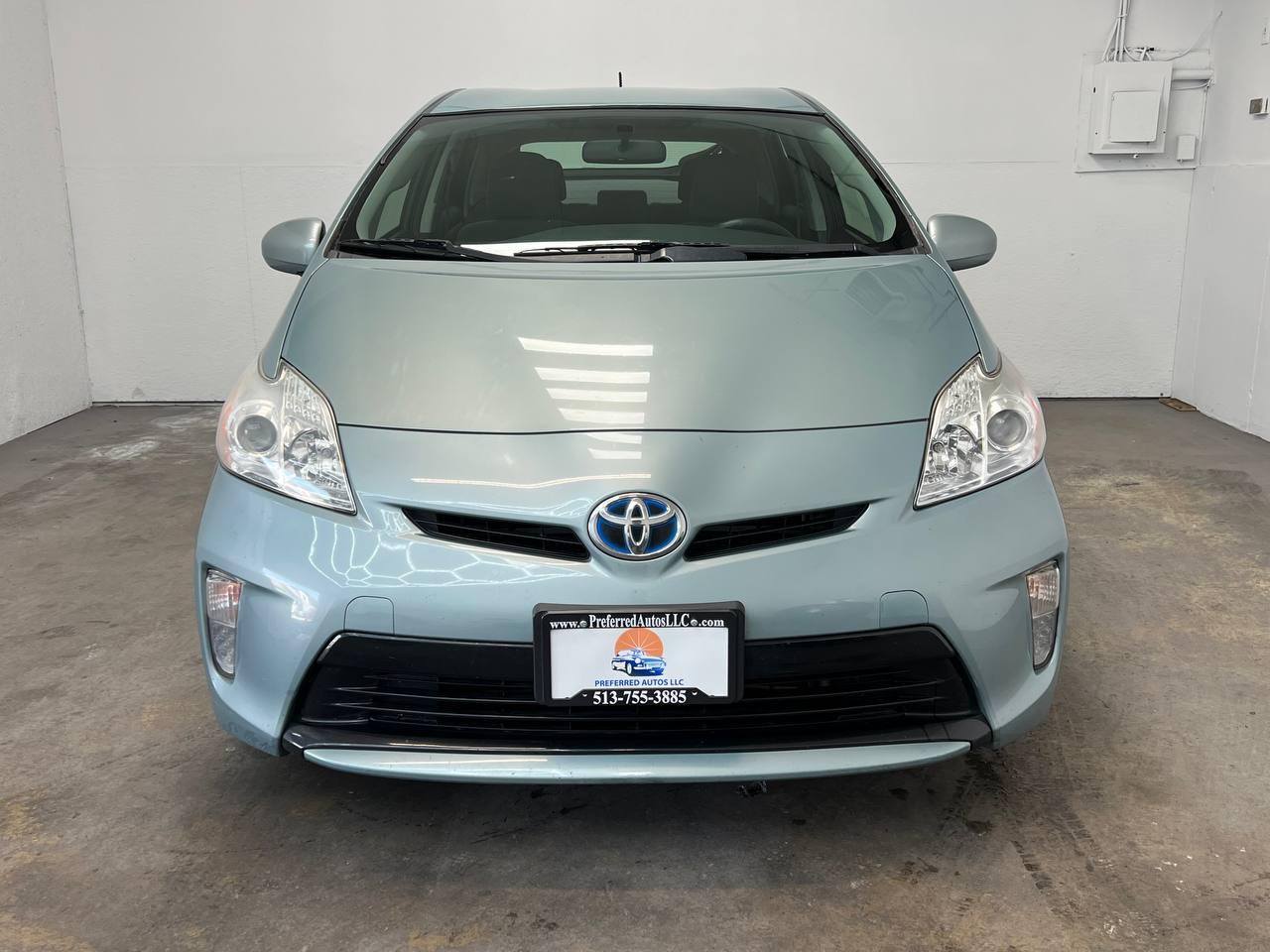 Toyota Prius Two 2014