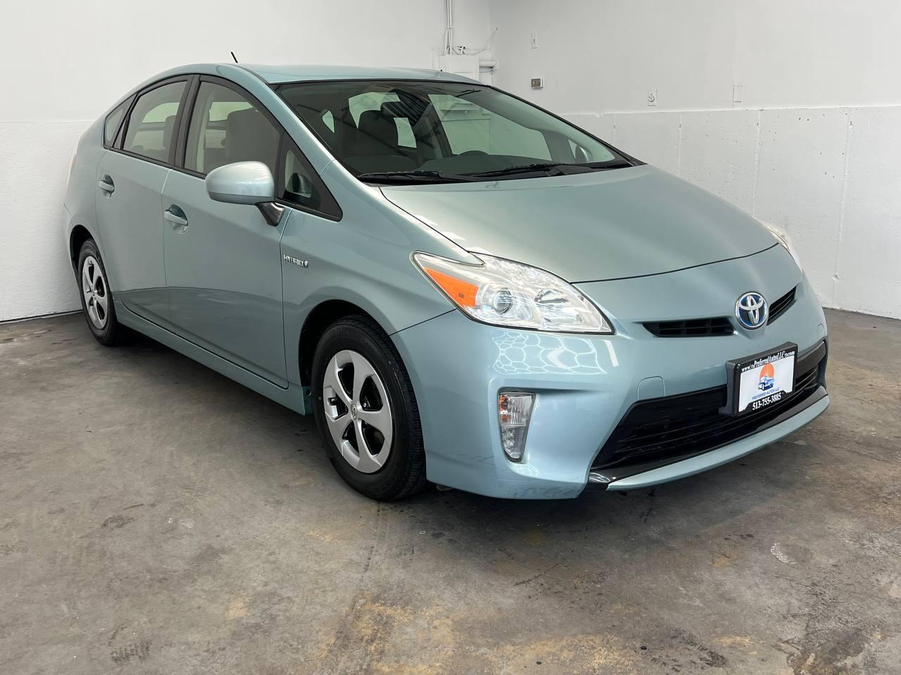 Toyota Prius Two 2014