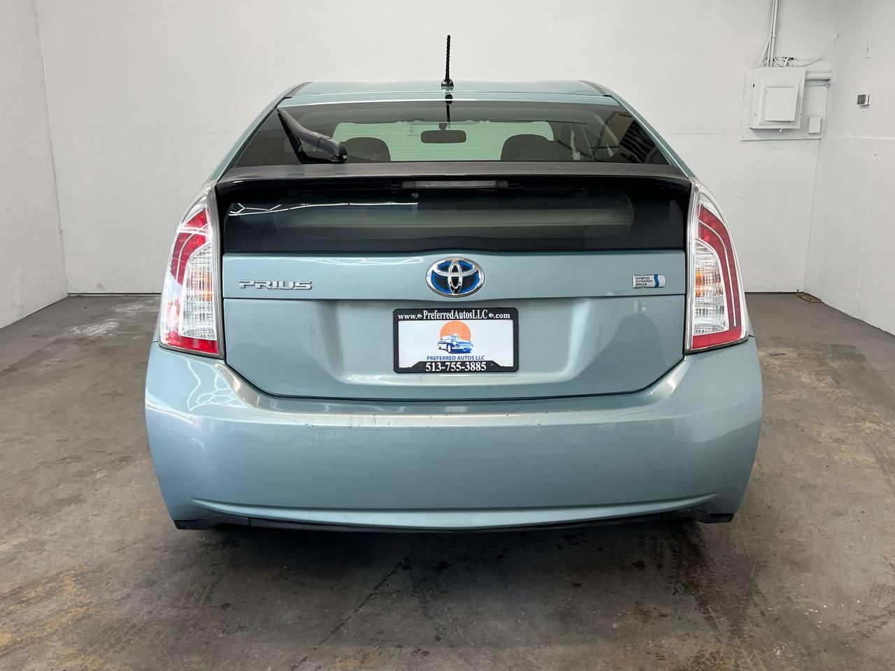 Toyota Prius Two 2014