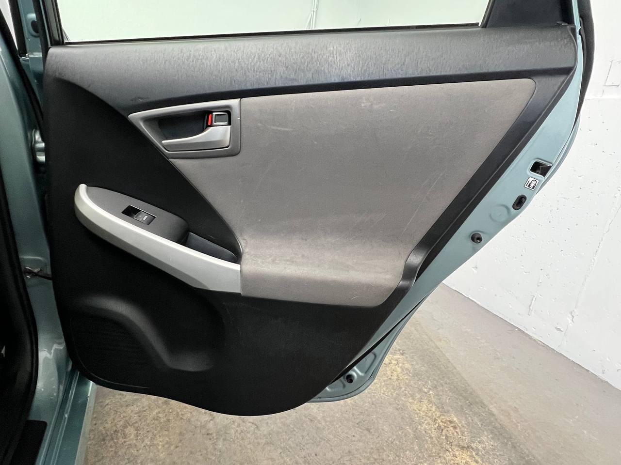 Toyota Prius Two 2014