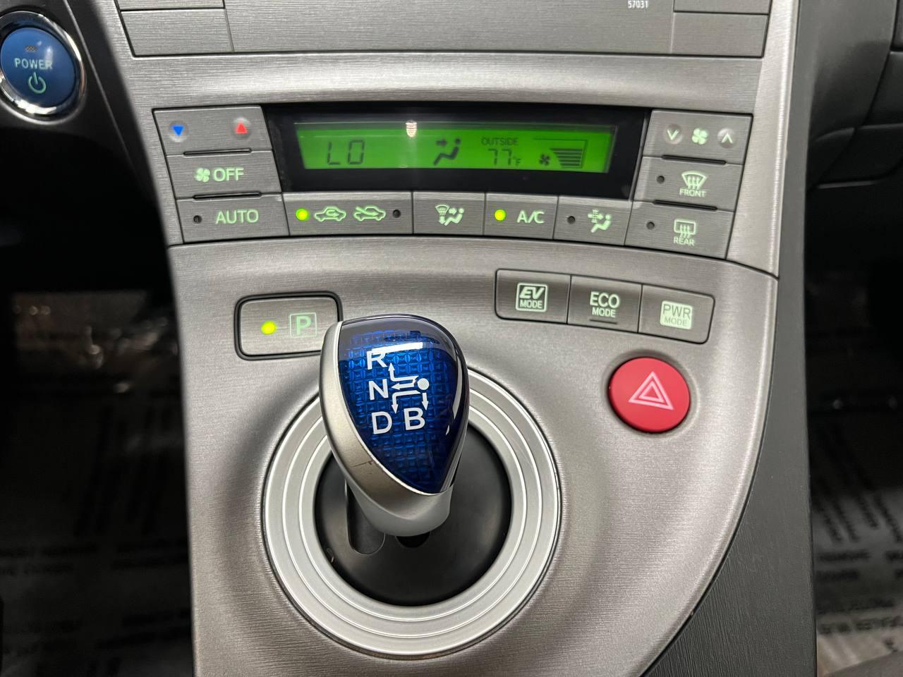 Toyota Prius Two 2014