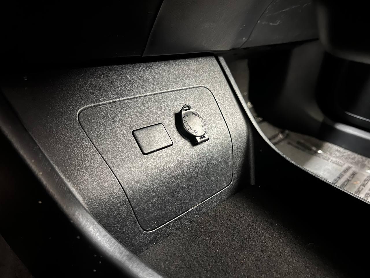 Toyota Prius Two 2014