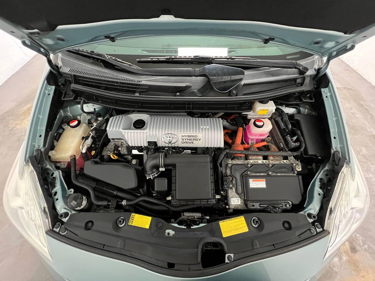 Toyota Prius Two 2014