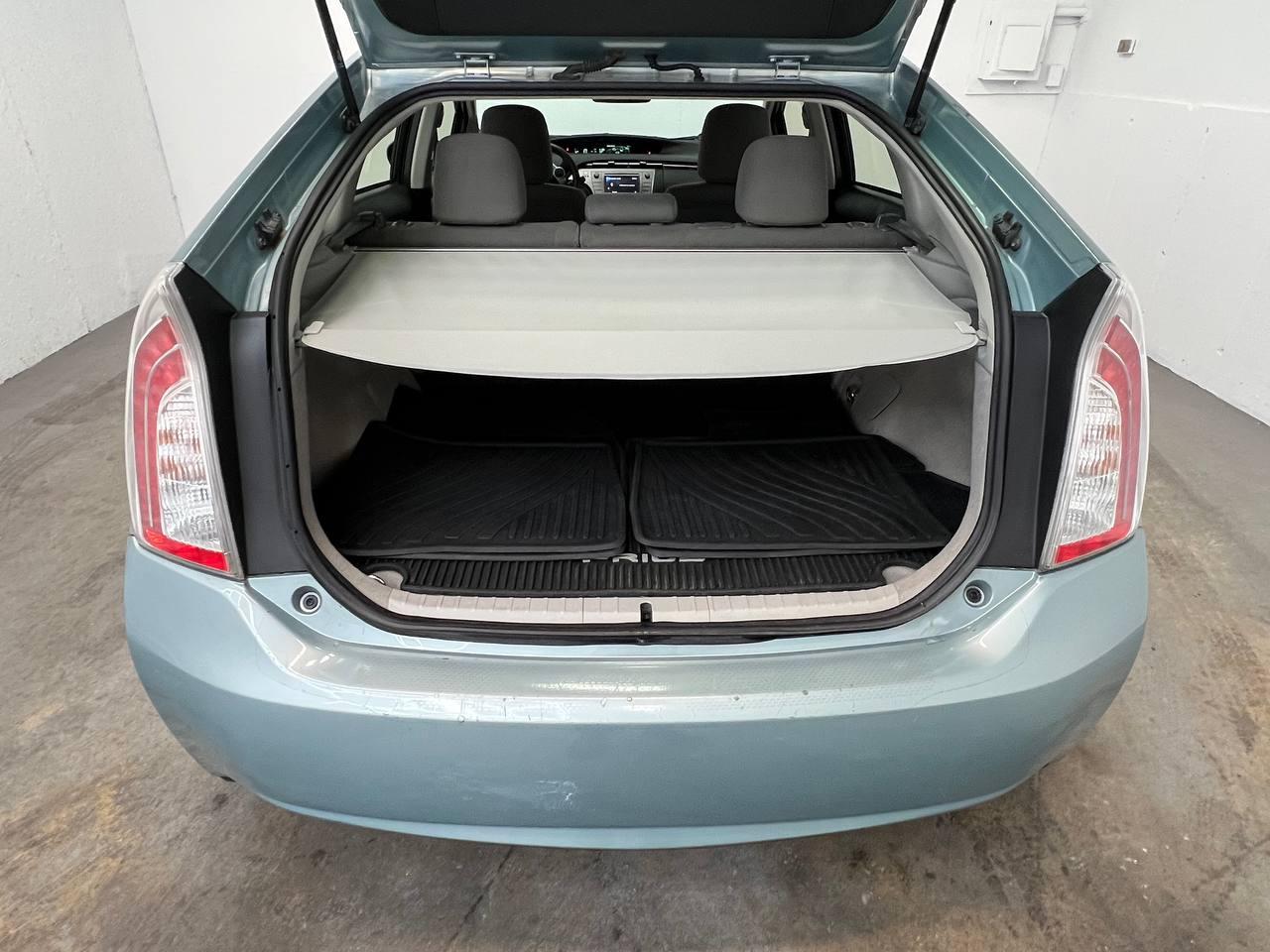 Toyota Prius Two 2014