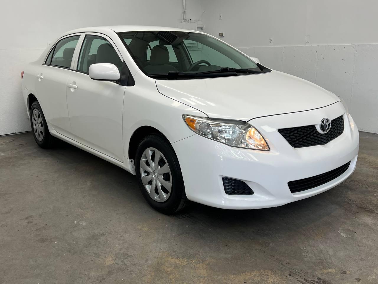 Toyota Corolla LE 2010