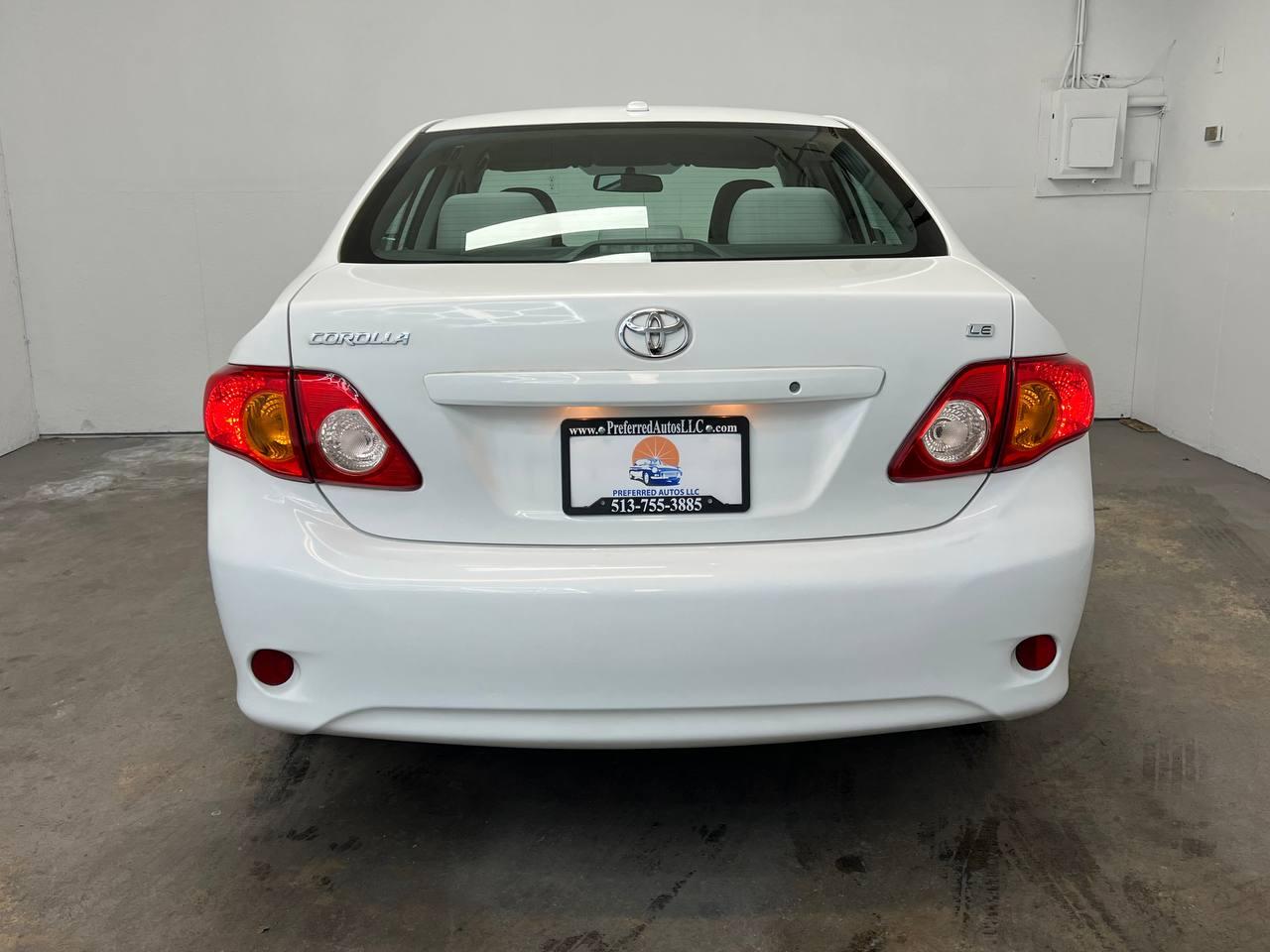 Toyota Corolla LE 2010