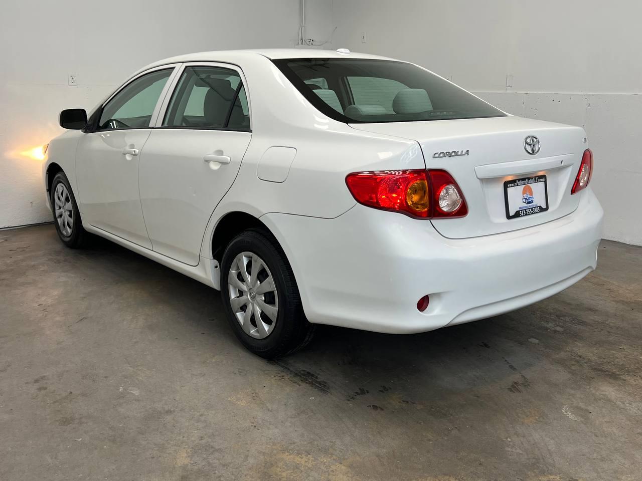 Toyota Corolla LE 2010