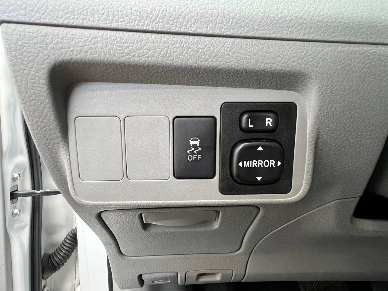 Toyota Corolla LE 2010