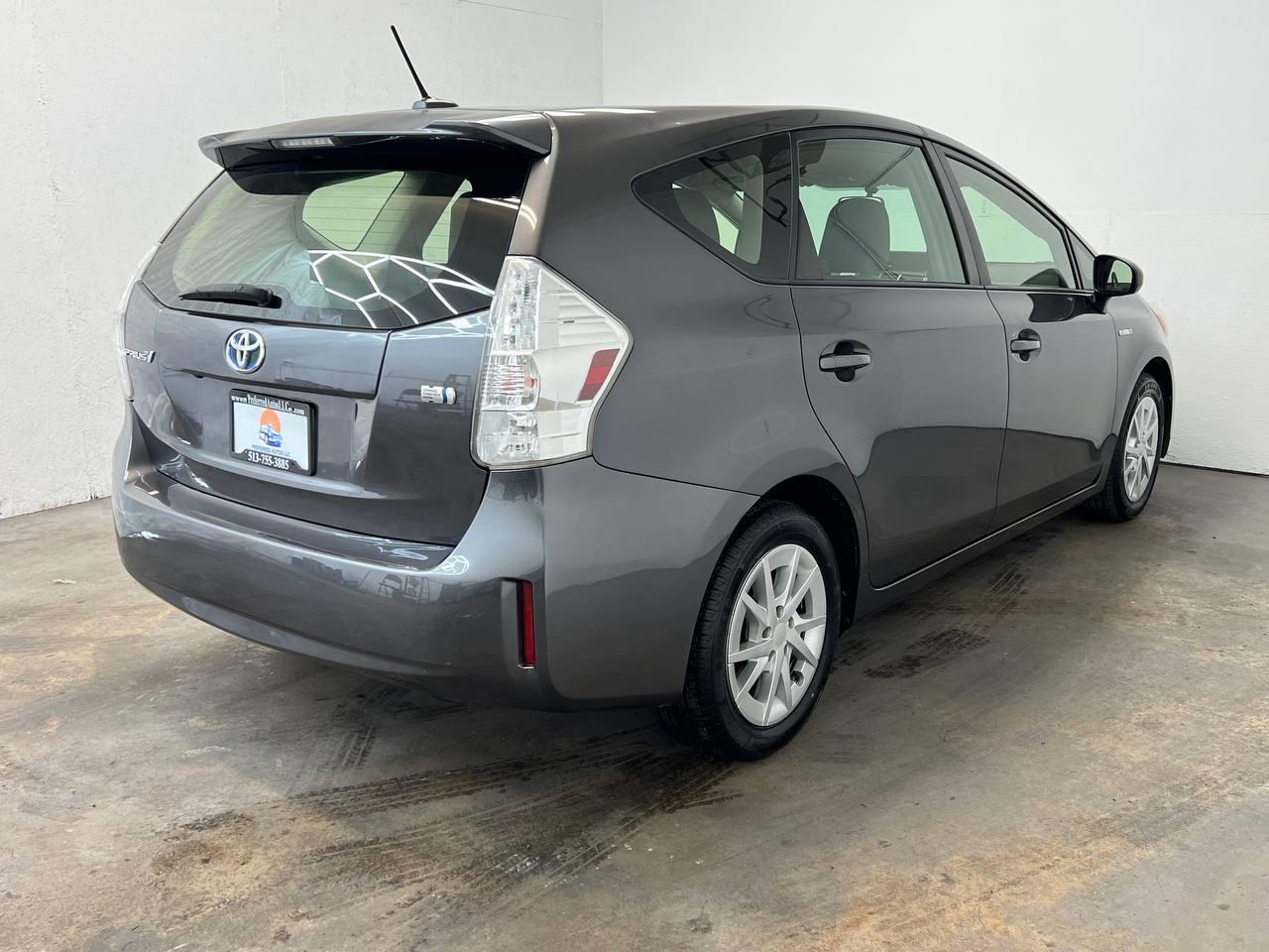 Toyota Prius V Three 2014