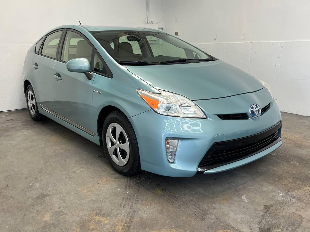 Toyota Prius Two 2012