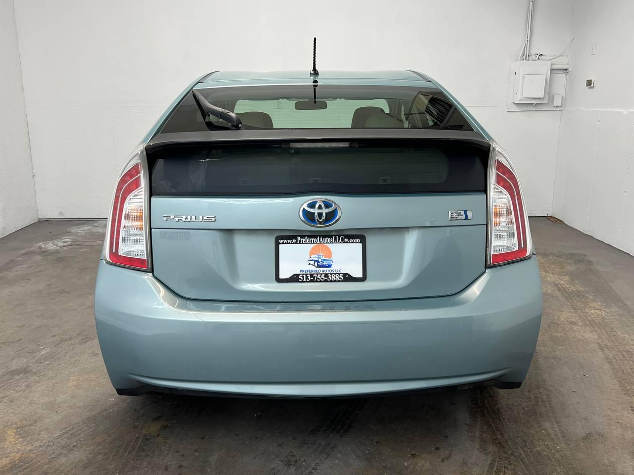 Toyota Prius Two 2012