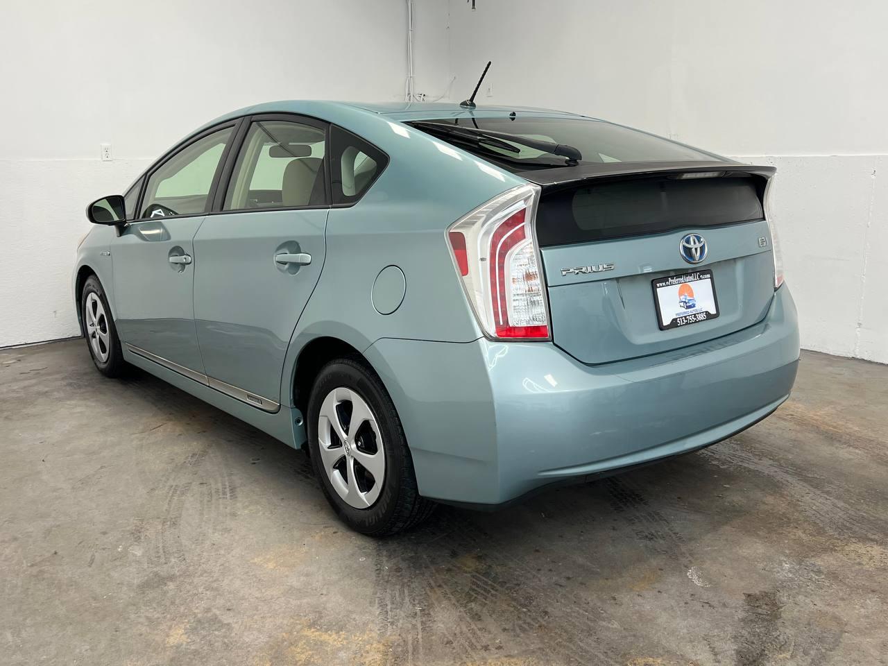 Toyota Prius Two 2012