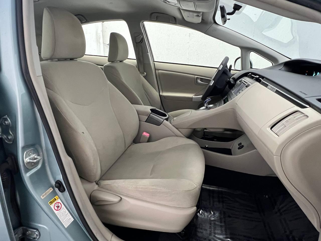 Toyota Prius Two 2012