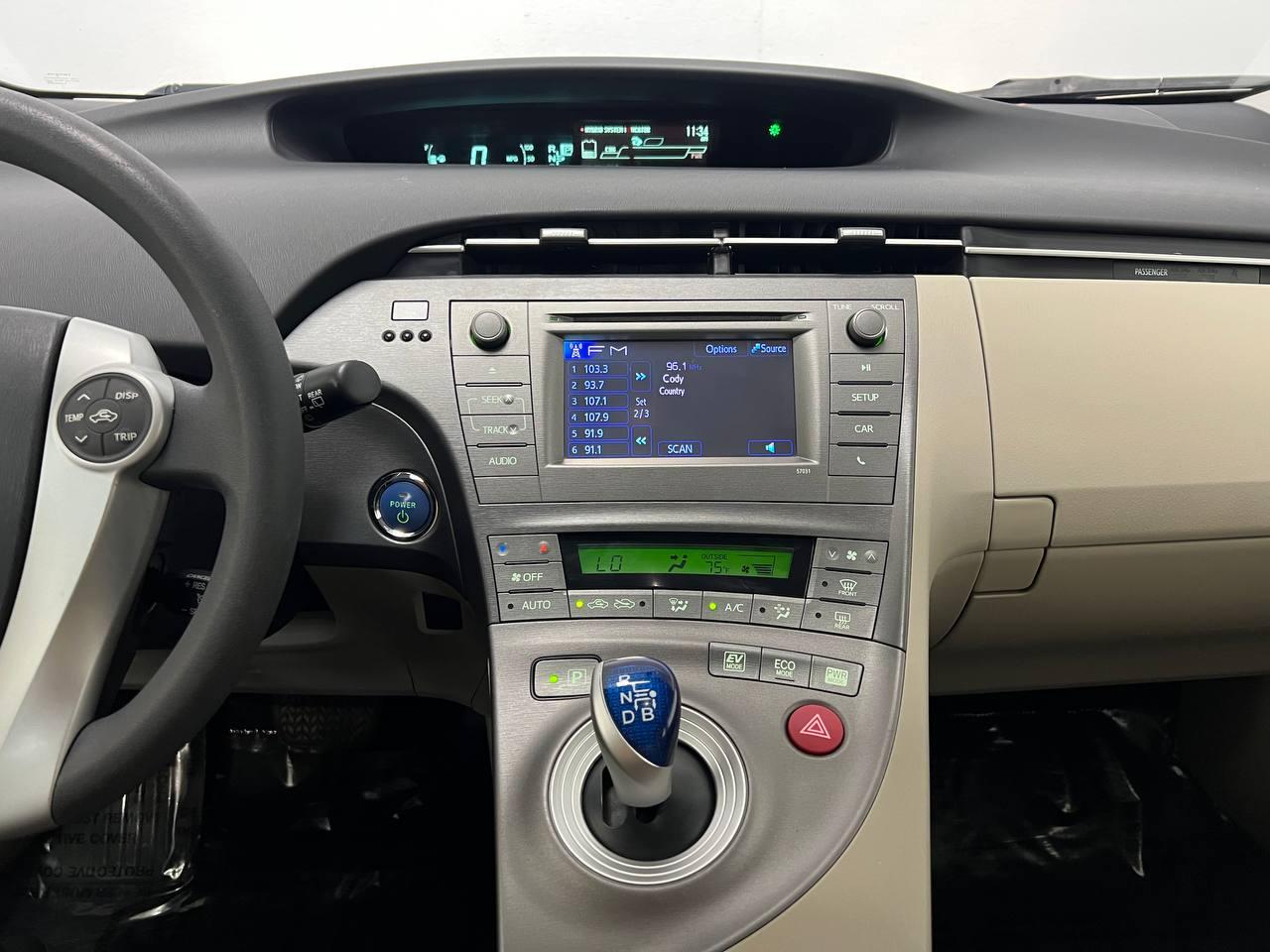 Toyota Prius Two 2012