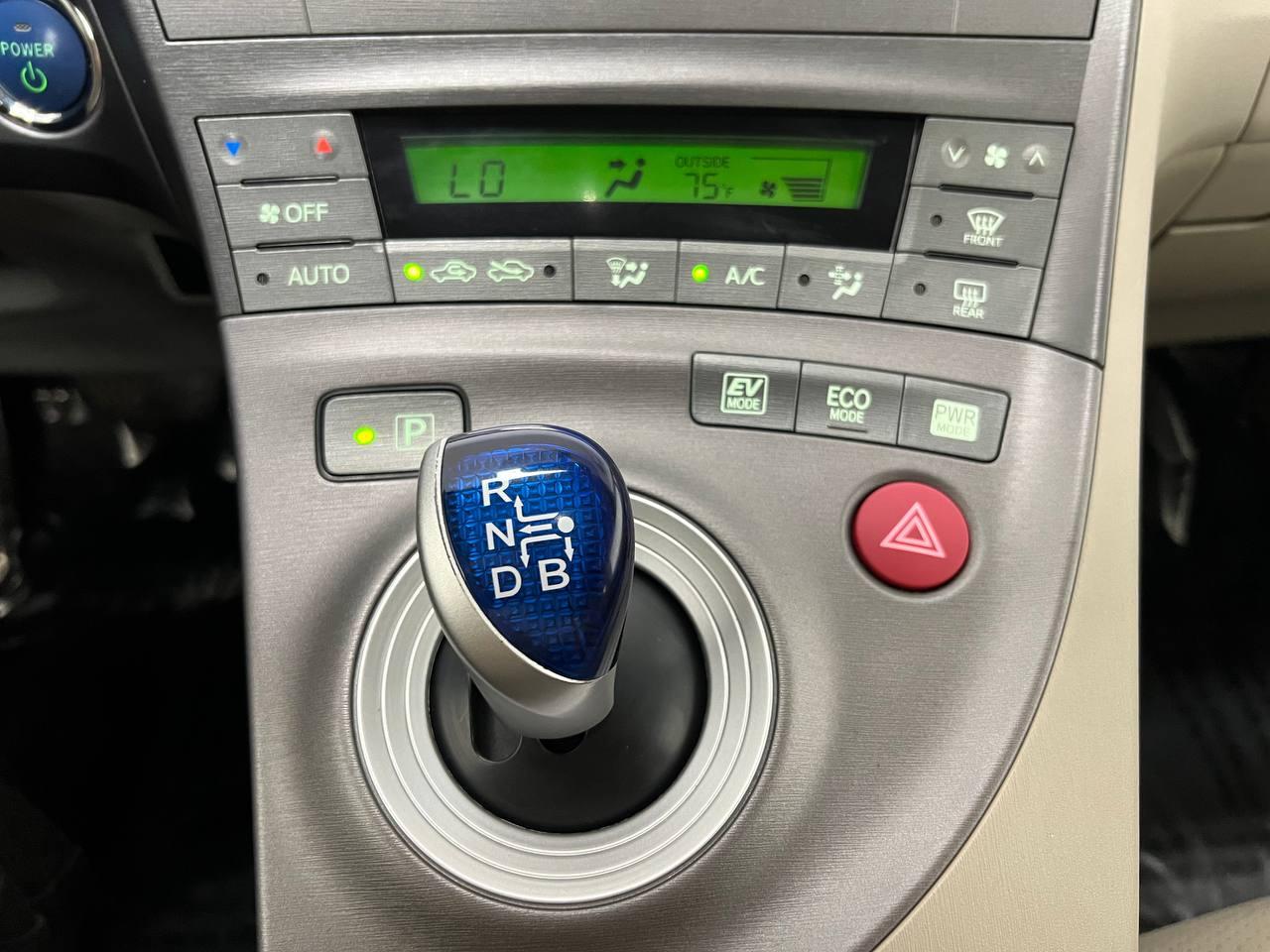 Toyota Prius Two 2012