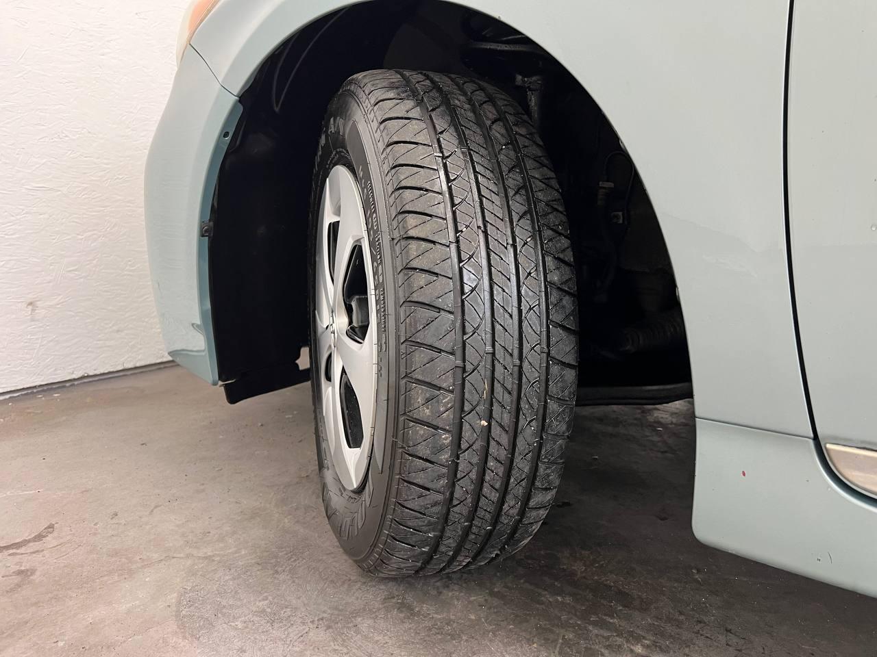 Toyota Prius Two 2012