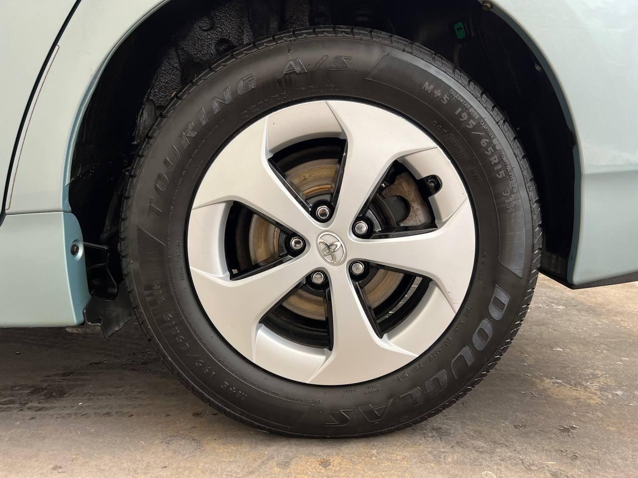 Toyota Prius Two 2012