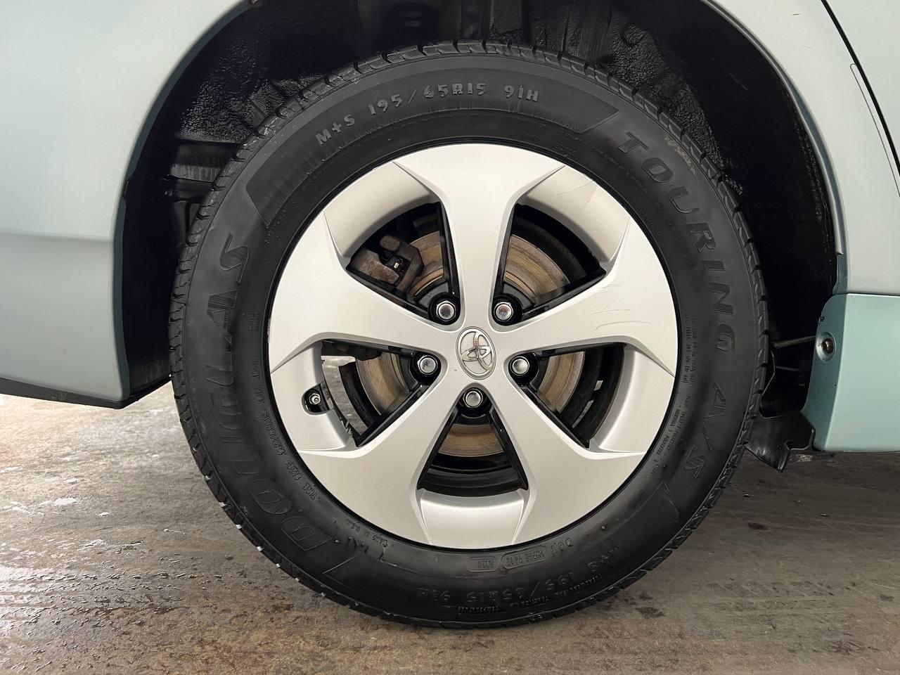 Toyota Prius Two 2012