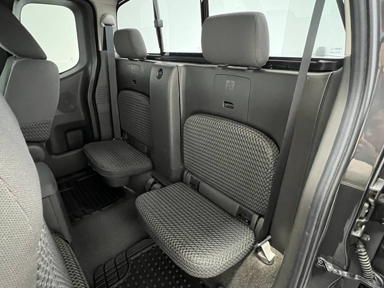Nissan Frontier 2WD King Cab V6 Auto SV 2013