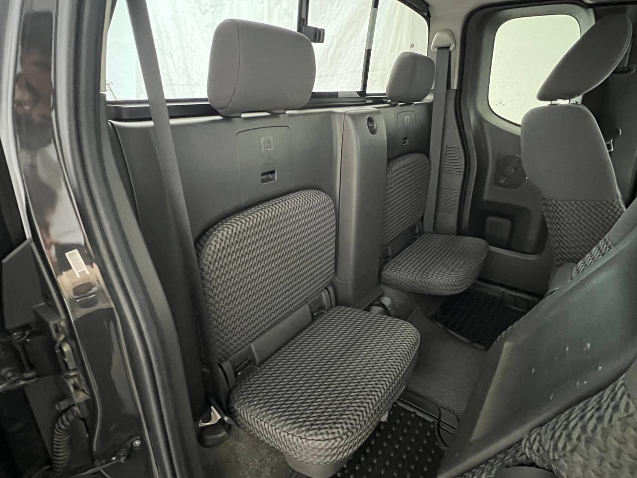 Nissan Frontier 2WD King Cab V6 Auto SV 2013