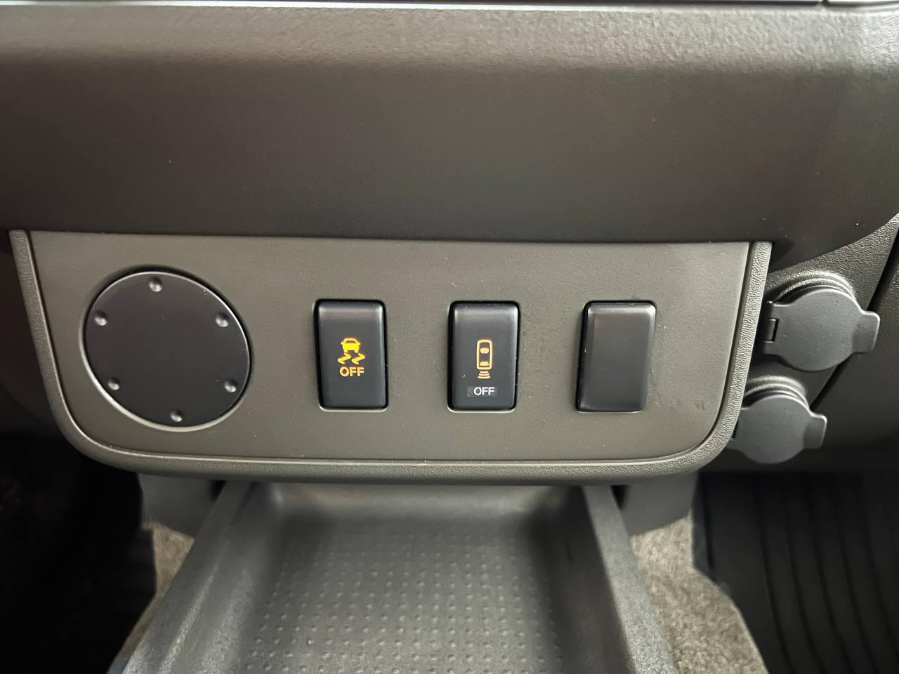 Nissan Frontier 2WD King Cab V6 Auto SV 2013